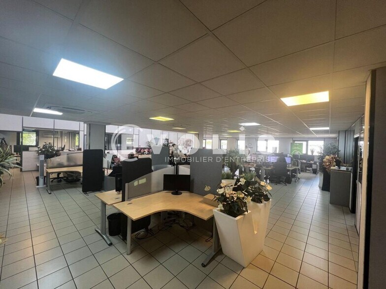 Flex in Creteil for sale - Interior Photo - Image 2 of 4