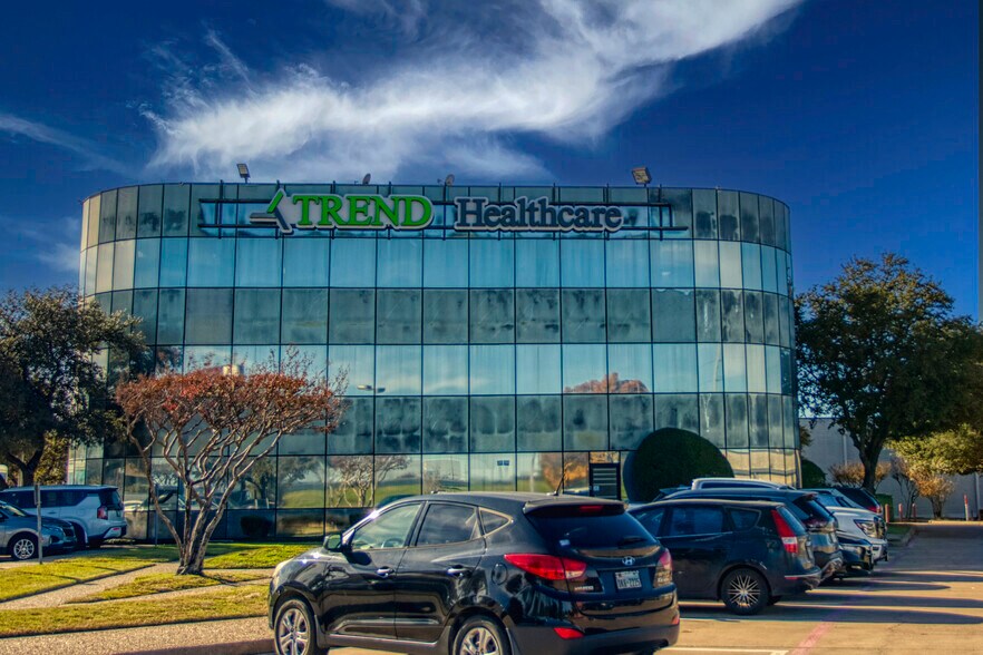 7125 Marvin D Love Fwy, Dallas, TX for lease - Primary Photo - Image 1 of 30