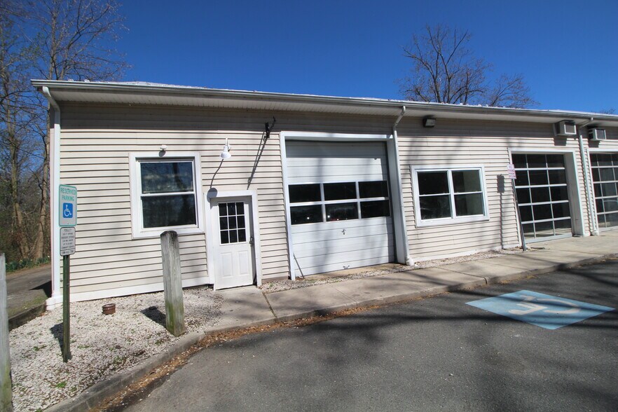 77 S Union St, Lambertville, NJ à vendre - Photo du bâtiment - Image 3 de 59