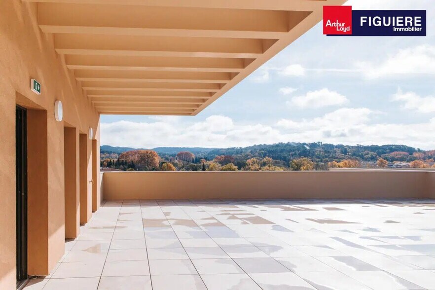 Bureau dans Aix-en-Provence à louer - Photo du bâtiment - Image 2 de 17
