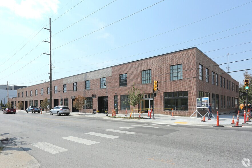 205-221 E Archer St, Tulsa, OK à louer - Photo du bâtiment - Image 3 de 4