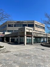 117 Centrepointe Dr, Ottawa, ON à louer Photo du bâtiment- Image 1 de 1