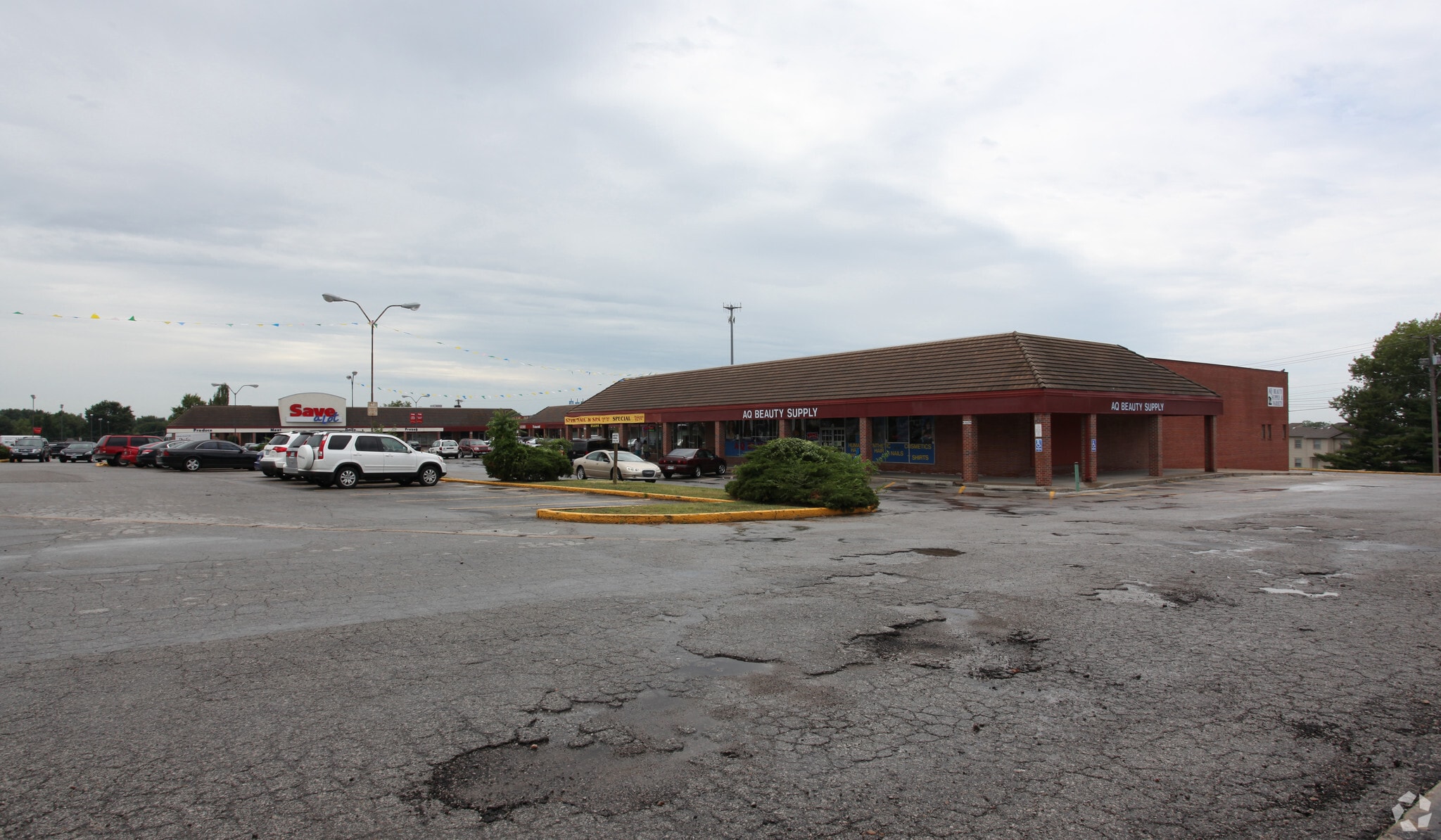 8700-8756 Blue Ridge Blvd, Kansas City, MO for lease Primary Photo- Image 1 of 12