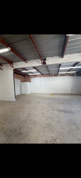115 Banyan St, Jupiter, FL for lease - Interior Photo - Image 3 of 4
