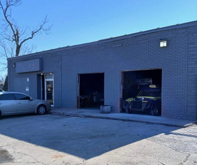 More details for 4532 Charles Page Blvd, Tulsa, OK - Flex for Lease