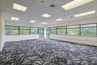 465 Waverley Oaks Rd, Waltham, MA for lease Interior Photo- Image 2 of 4