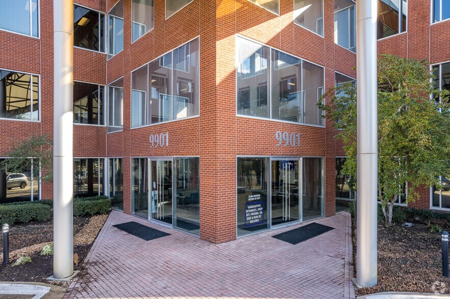 9901 E Valley Ranch Pky, Irving, TX à louer - Photo du bâtiment - Image 2 de 15