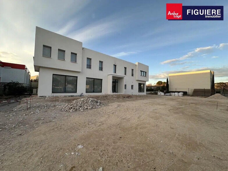 4 Rue François Dumouriez Du Périer, Vitrolles à louer - Photo du bâtiment - Image 3 de 10