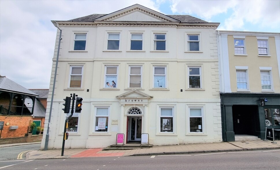 Market Hl, Buckingham for lease - Primary Photo - Image 1 of 1