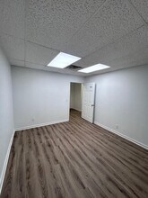 835 Louisa St, Lansing, MI à louer Photo intérieure- Image 2 de 3