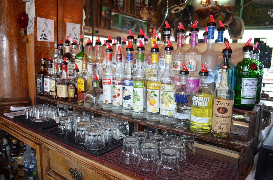 114 E Ivinson Ave, Laramie, WY à vendre - Photo intérieure - Image 3 de 11