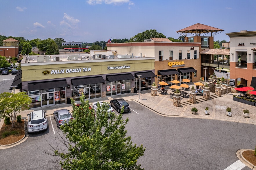 1600-1730 E Woodlawn Rd, Charlotte, NC for lease - Building Photo - Image 3 of 11