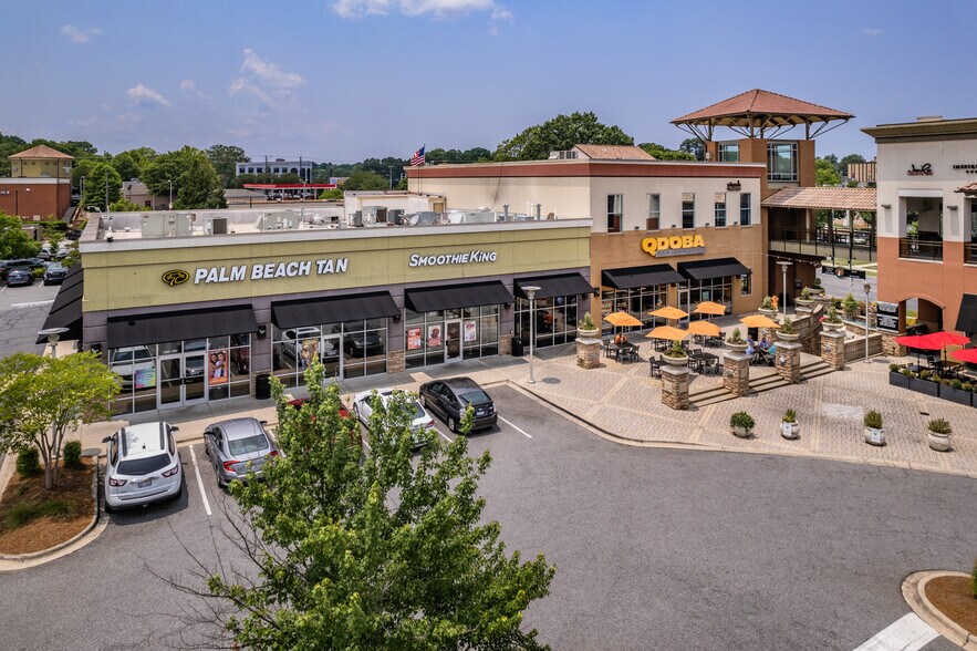 1600-1730 E Woodlawn Rd, Charlotte, NC à louer - Photo du bâtiment - Image 3 de 11