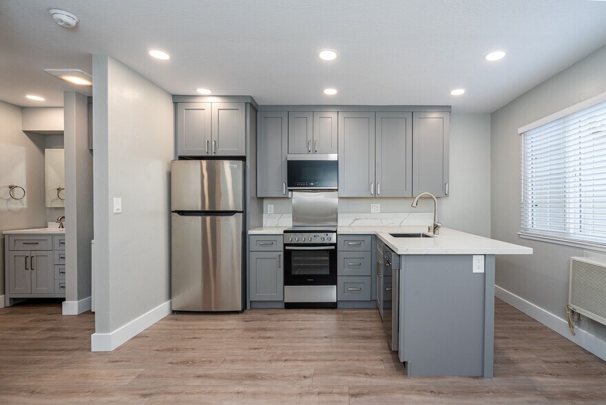 37 Pacheco St, San Rafael, CA à vendre - Photo du bâtiment - Image 3 de 28