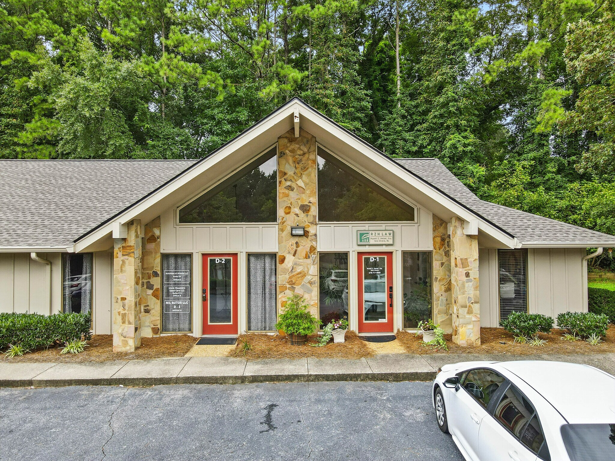 11285 Elkins Rd, Roswell, GA à vendre Photo du bâtiment- Image 1 de 34