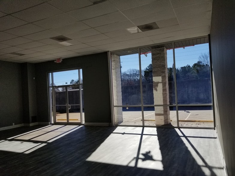 6345 Highway 92, Acworth, GA for lease - Interior Photo - Image 2 of 6
