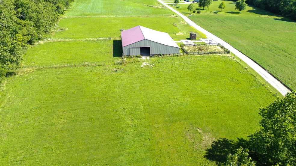 9185 E County Road 700 N, Hope, IN à louer - Photo du bâtiment - Image 3 de 10