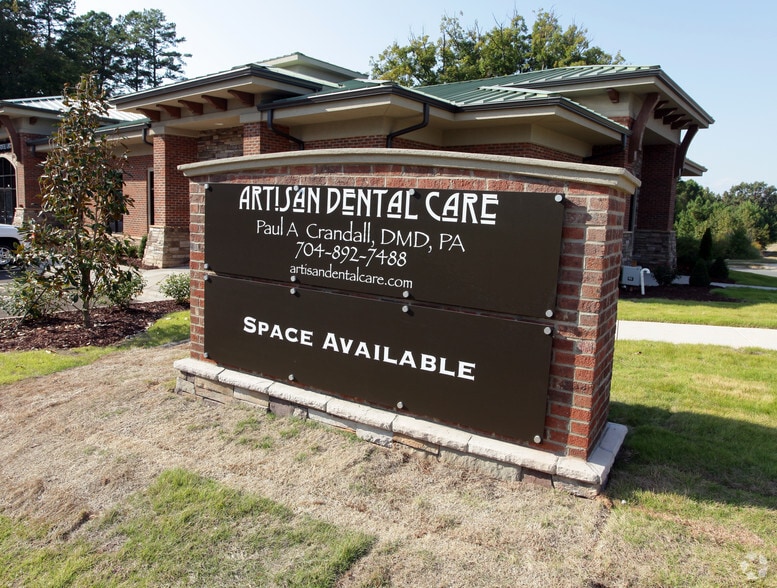 19735 Kunkleman Dr, Cornelius, NC for lease - Building Photo - Image 3 of 5