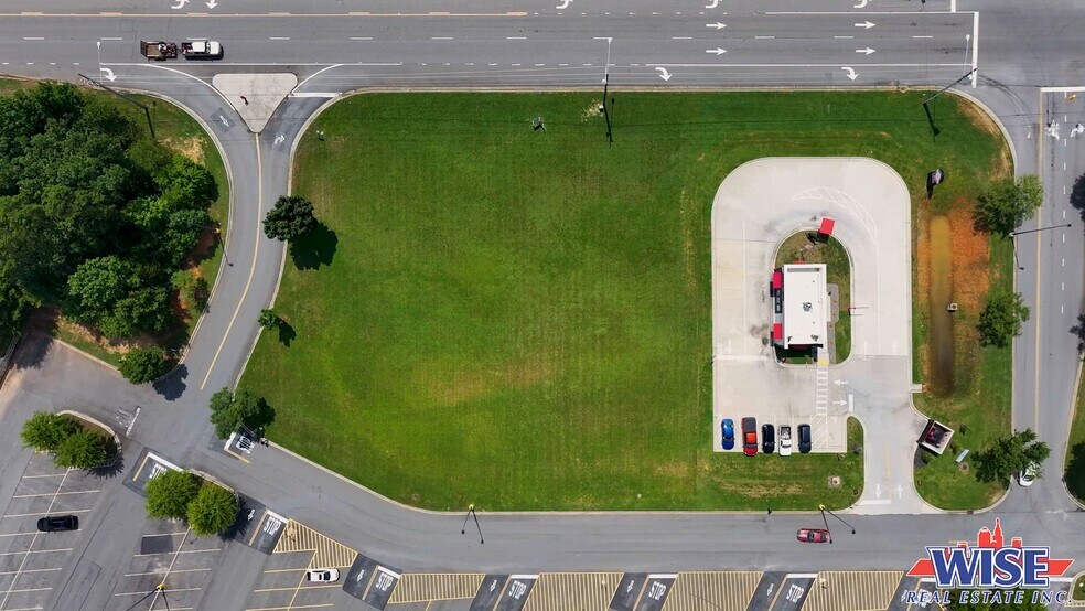 2509 Lincolnton Highway, Cherryville, NC à louer - Vidéo sur l’inscription commerciale - Image 2 de 12