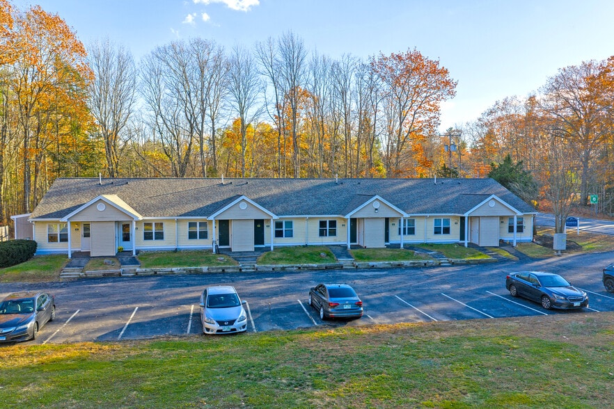 Student Housing - UNH - Durham, NH portefeuille de 4 propriétés à vendre sur LoopNet.ca - Photo principale - Image 1 de 9