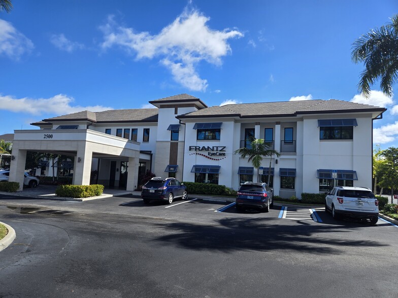 2500 Goodlette Rd N, Naples, FL for lease - Building Photo - Image 1 of 14