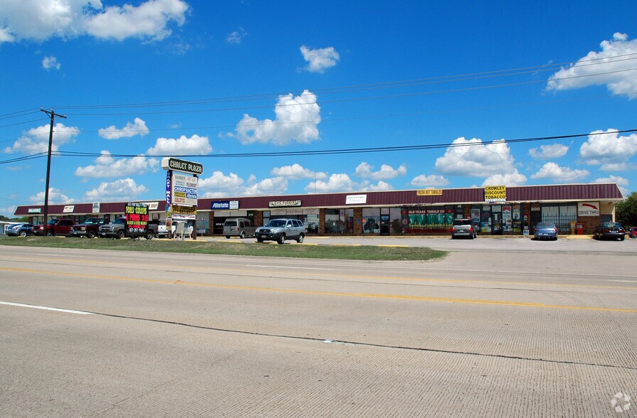 800 N Crowley Rd, Crowley, TX à vendre - Photo du bâtiment - Image 2 de 15