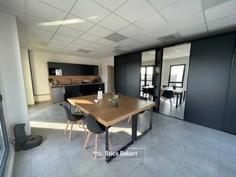 Flex dans Décines-Charpieu à louer - Photo intérieure - Image 2 de 89