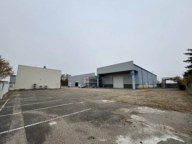 Flex in Saint-Priest for sale - Building Photo - Image 3 of 13