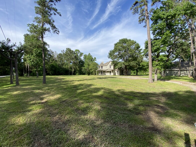 33210 Magnolia Cir, Magnolia, TX à vendre - Photo du bâtiment - Image 1 de 1