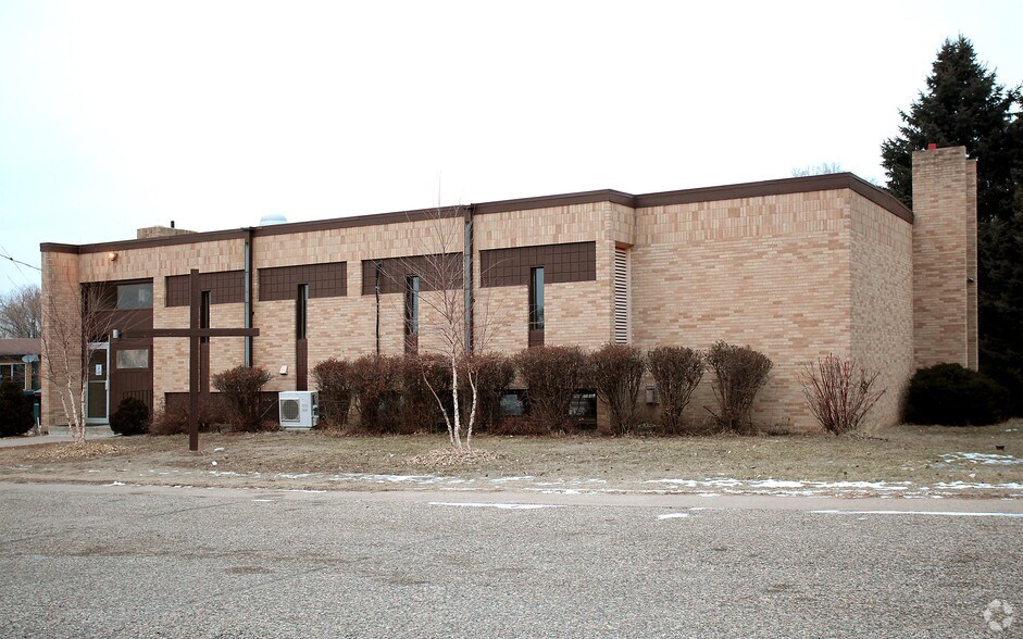 1512 Woodhill Rd, Burnsville, MN à vendre - Photo du bâtiment - Image 1 de 2