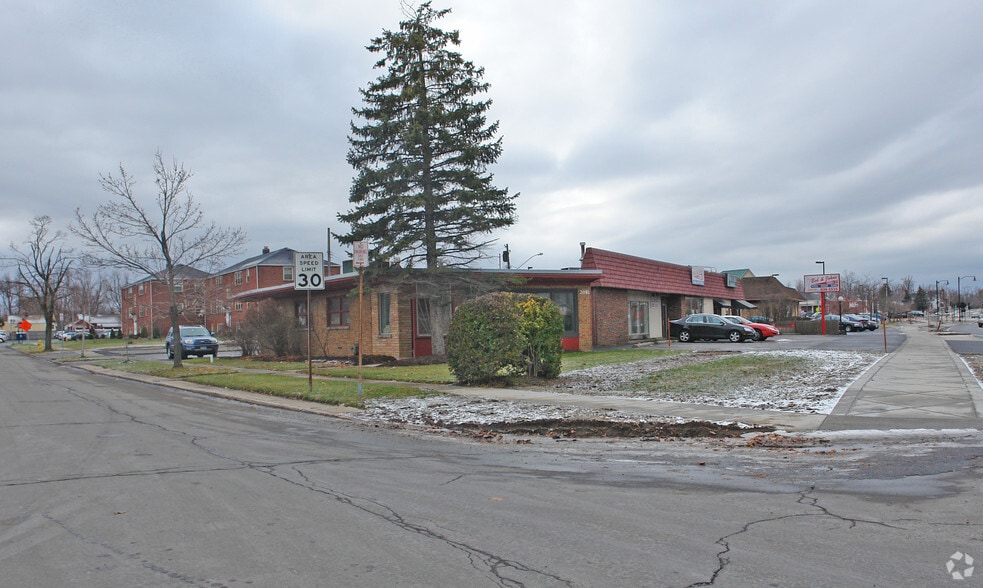 2081 Kensington Ave, Buffalo, NY à vendre - Photo principale - Image 3 de 7