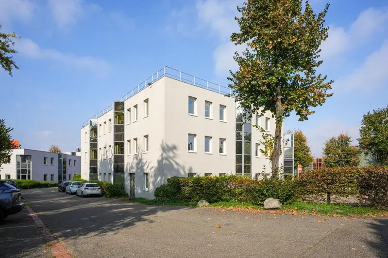 213 Rue De Gerland, Lyon à louer - Photo du bâtiment - Image 3 de 3
