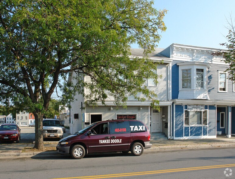 212 Broadway, Rensselaer, NY à louer - Photo du bâtiment - Image 2 de 2