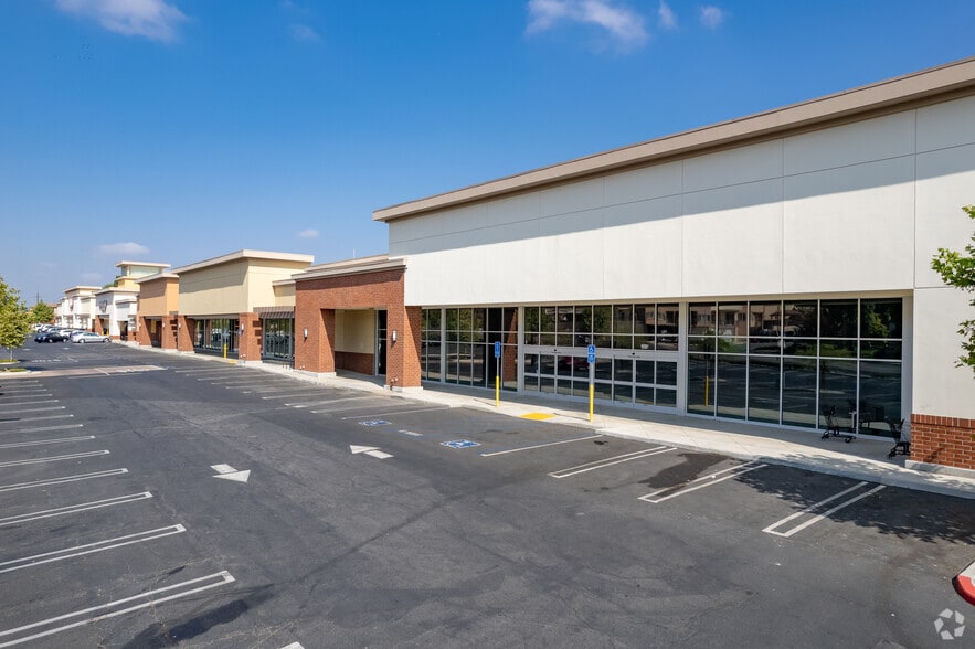 10455 Sunland Blvd, Sunland, CA for lease - Building Photo - Image 3 of 6