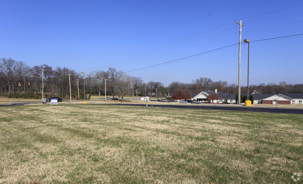 5021A Trotwood Ave, Columbia, TN à louer - Photo du bâtiment - Image 3 de 3