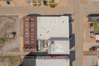 221 N Cleveland Ave, Cushing, OK - Aerial map view
