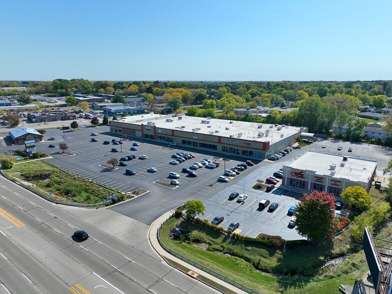 5400 E State St, Rockford, IL à louer - Photo du bâtiment - Image 3 de 4