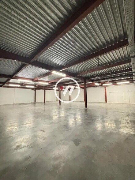 Office in Marseille for lease - Interior Photo - Image 1 of 7