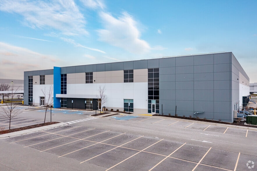 250 Airport Rd, Elgin, IL for lease - Building Photo - Image 1 of 4