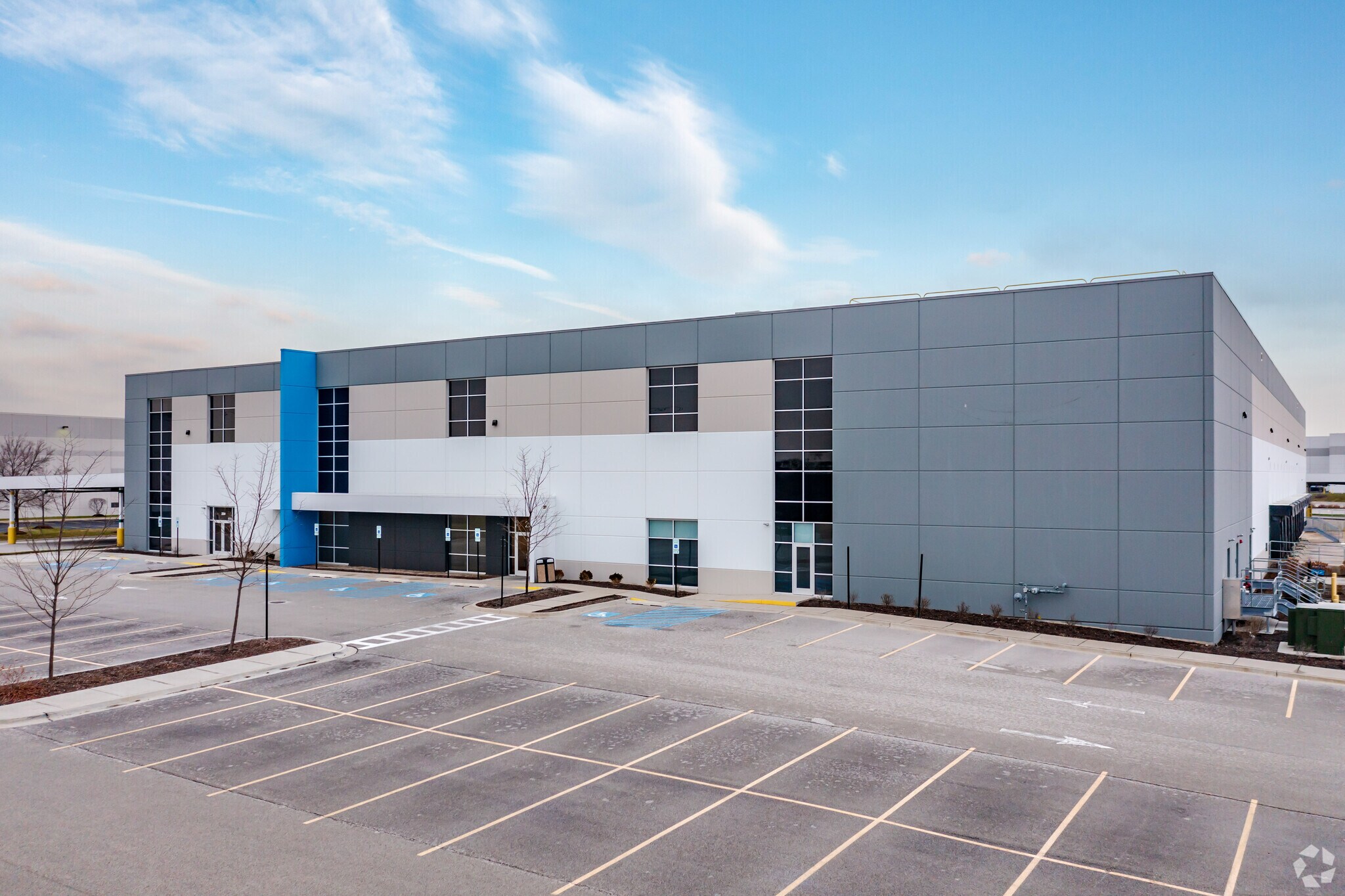 250 Airport Rd, Elgin, IL à louer Photo du bâtiment- Image 1 de 5