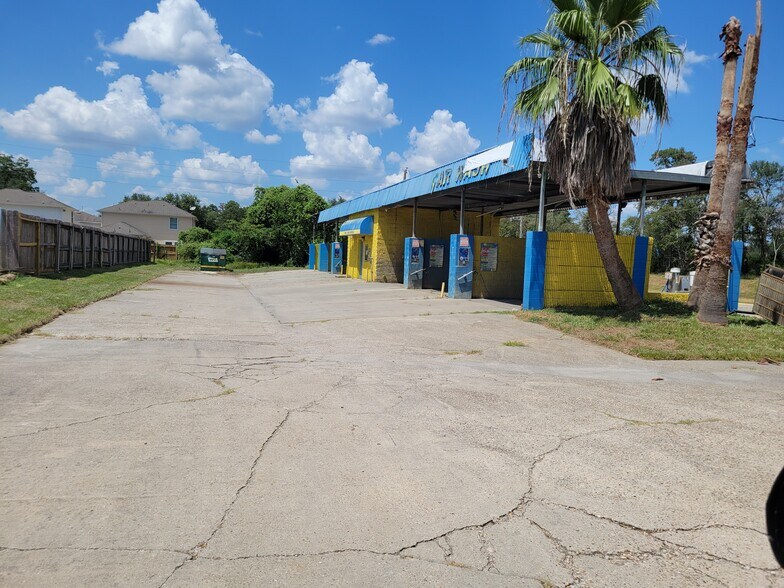 5031 Treaschwig Rd, Spring, TX à vendre - Photo du bâtiment - Image 2 de 9