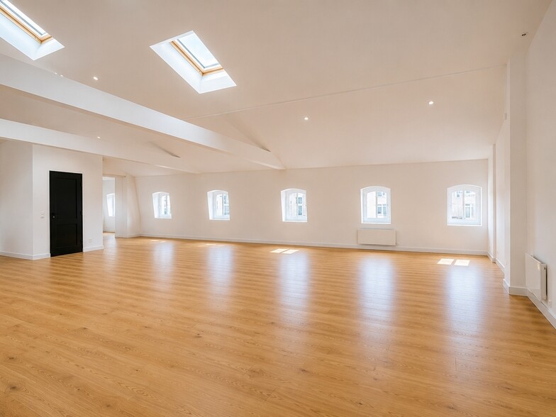 55 Rue Pierre Charron, Paris for lease - Building Photo - Image 3 of 6