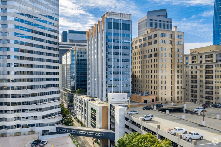 200 S Tryon St, Charlotte, NC à louer - Photo du bâtiment - Image 1 de 21