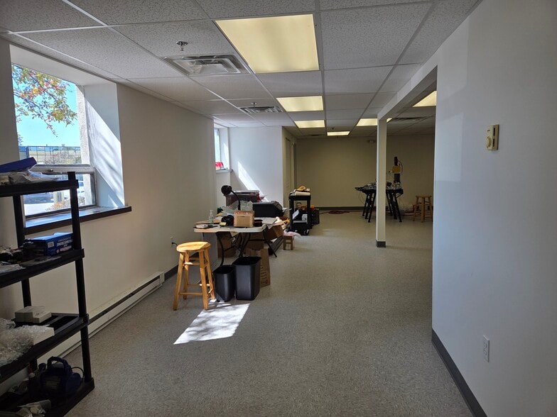 74-124 Cummings Park, Woburn, MA for lease - Interior Photo - Image 3 of 8