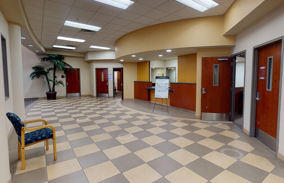 560 Jackson St N, Saint Petersburg, FL à louer - Numérisation 3D de Matterport - Image 2 de 21