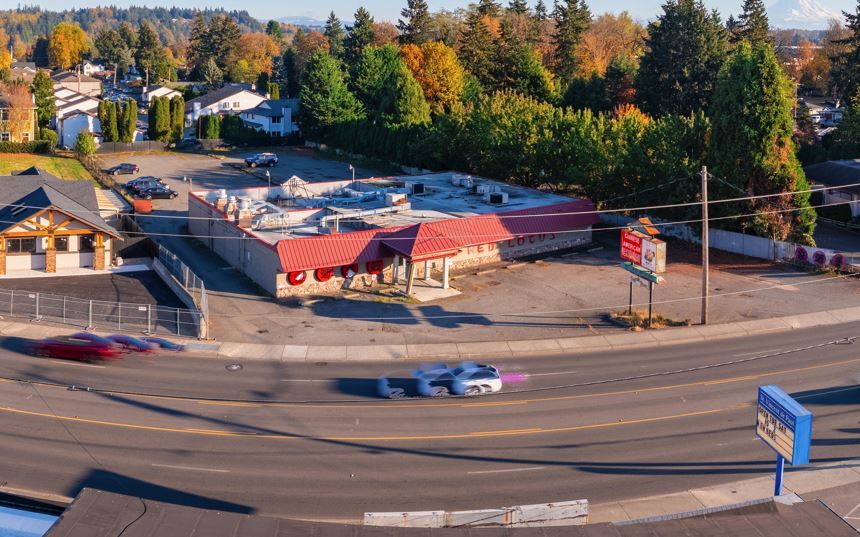 714 Auburn Way N, Auburn, WA à vendre - Photo du bâtiment - Image 1 de 1