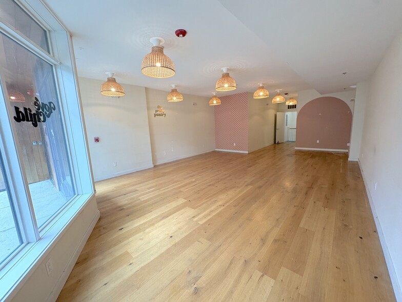 362 W Broadway, South Boston, MA for sale - Interior Photo - Image 2 of 33