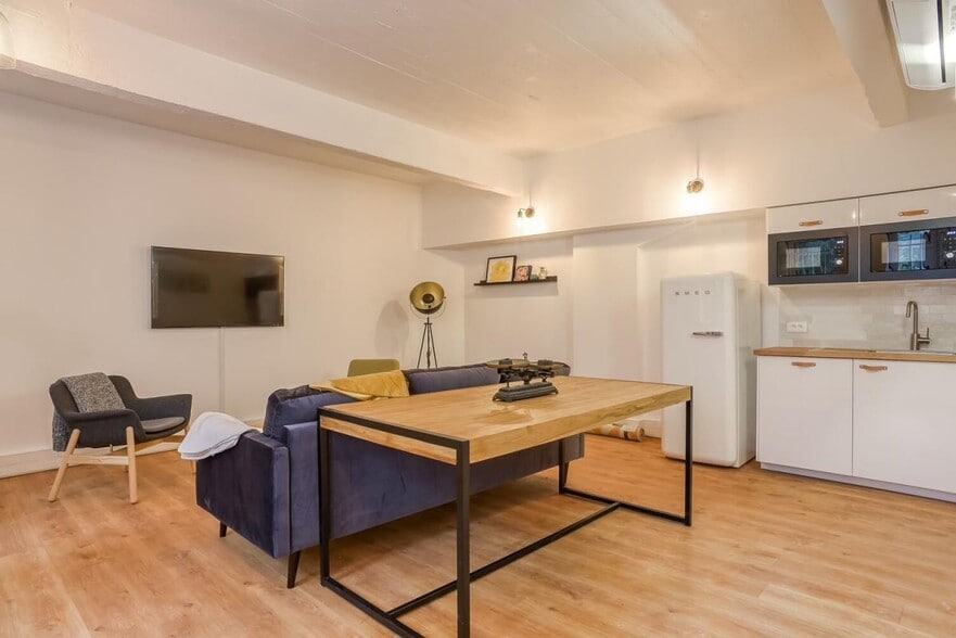 89 Rue Du Faubourg Saint-Denis, Paris for lease - Building Photo - Image 3 of 10