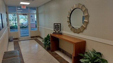 5803 NW 151st St, Miami Lakes, FL à louer Photo intérieure- Image 1 de 20