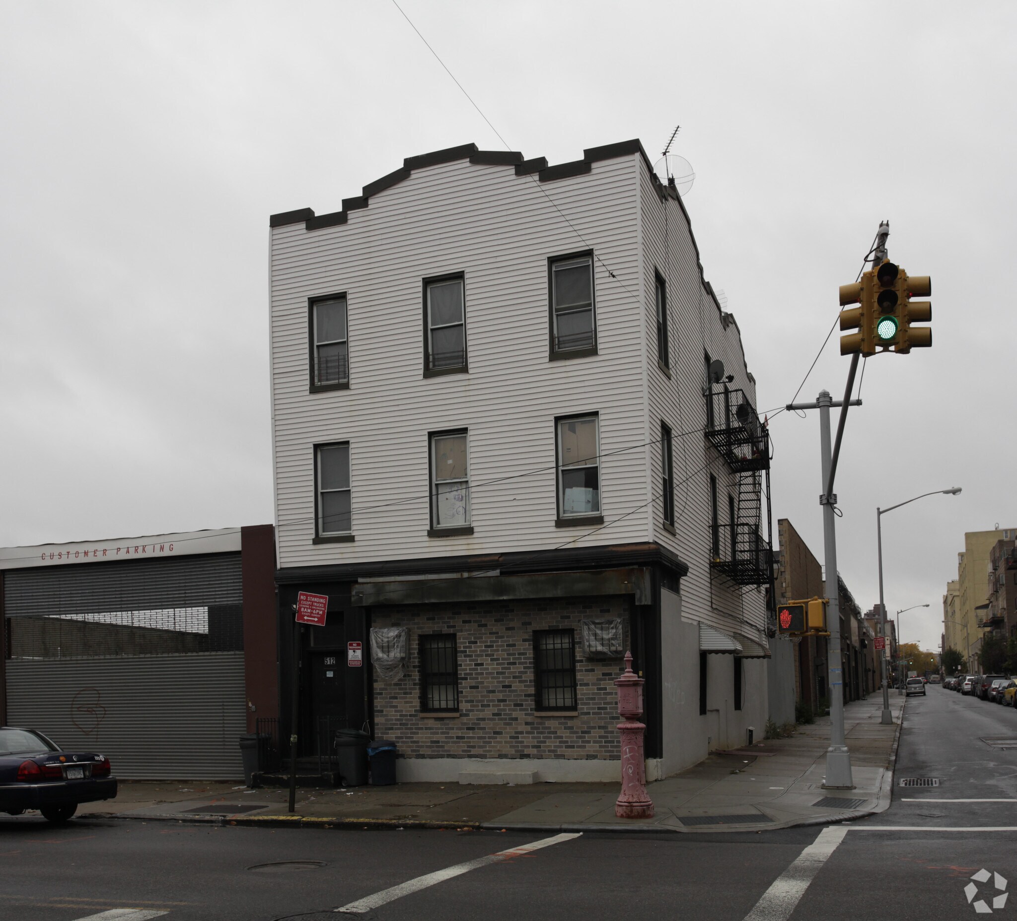 512 Park Ave, Brooklyn, NY for lease Building Photo- Image 1 of 9